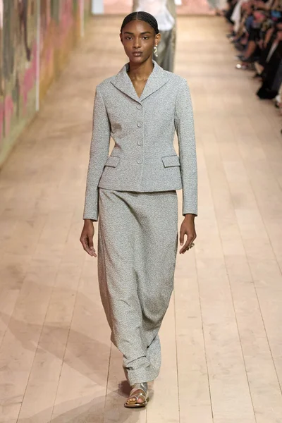 Look 46